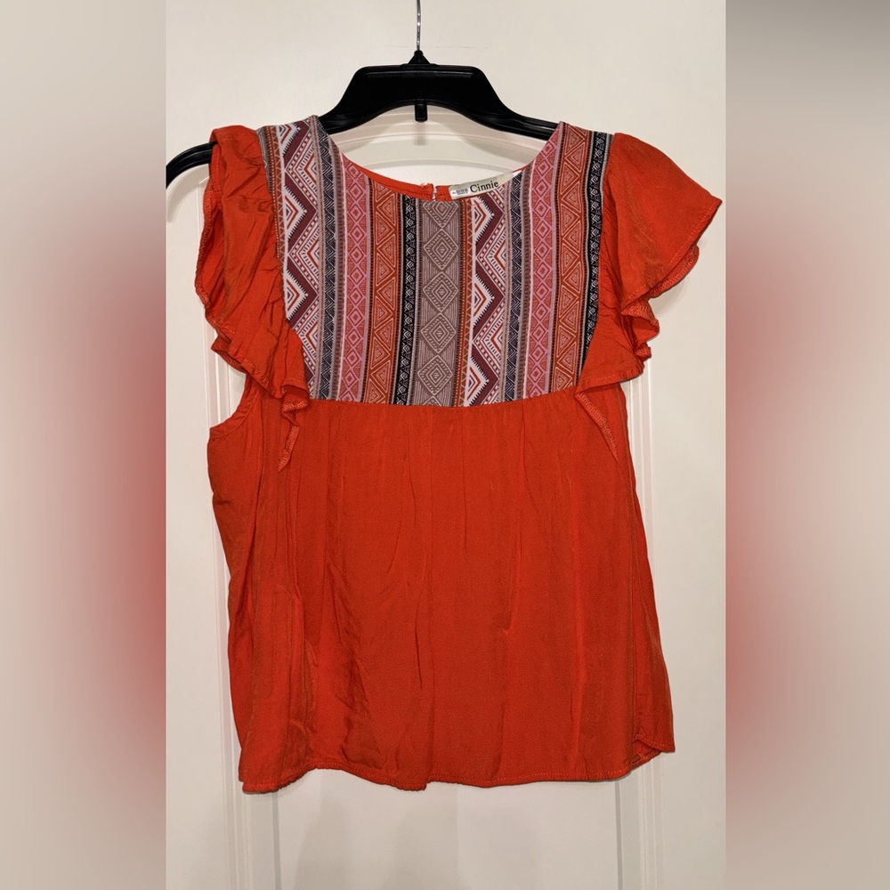 Cinnie top. Size medium. Like new